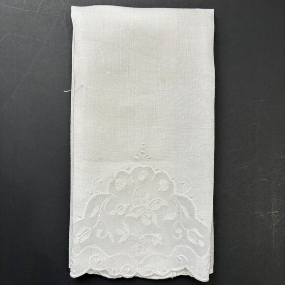 Vintage White Linen Tea Towel Guest Fingertip Vtg Cottagecore Farmhouse Country - Picture 1 of 5